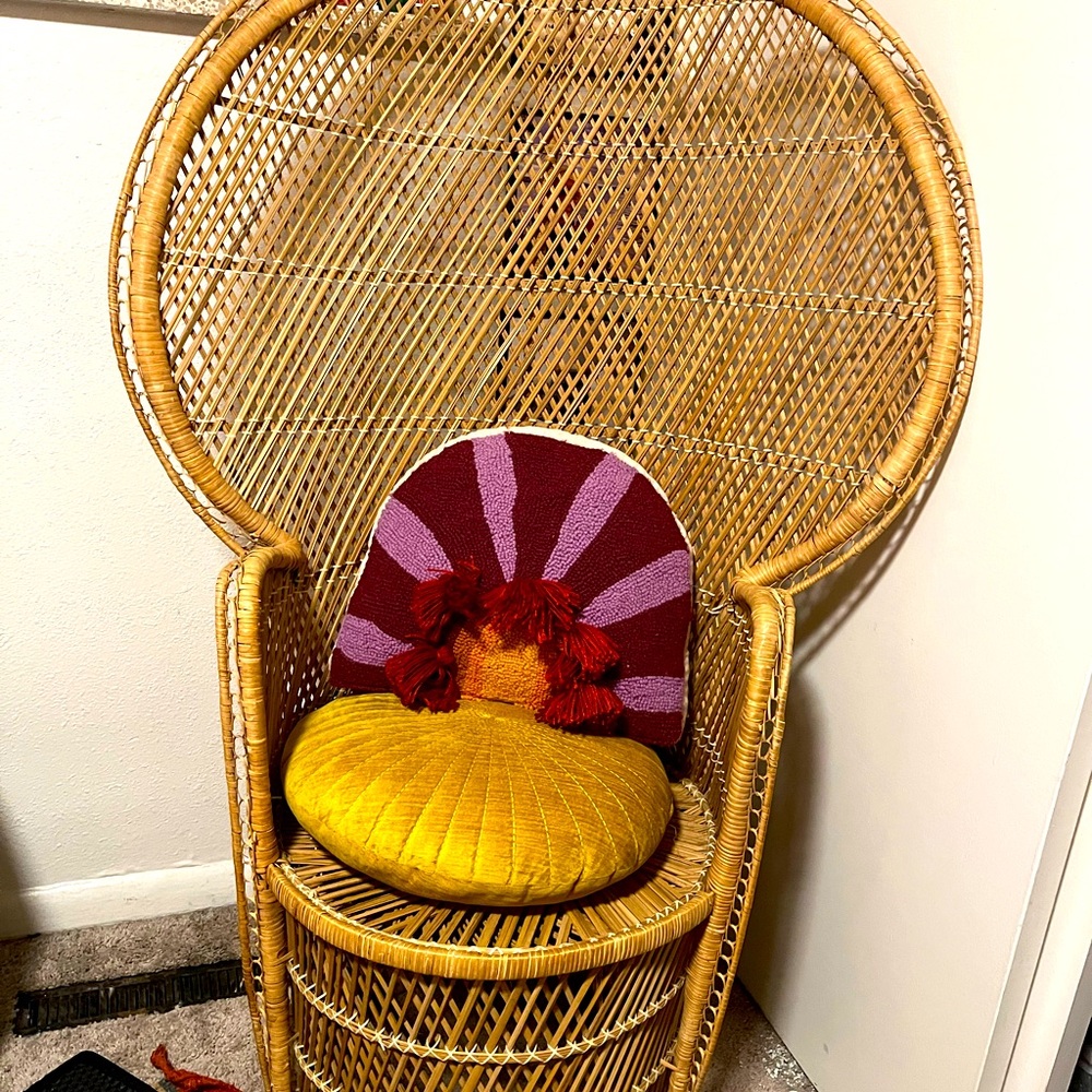 Rattan throne, excellent condition